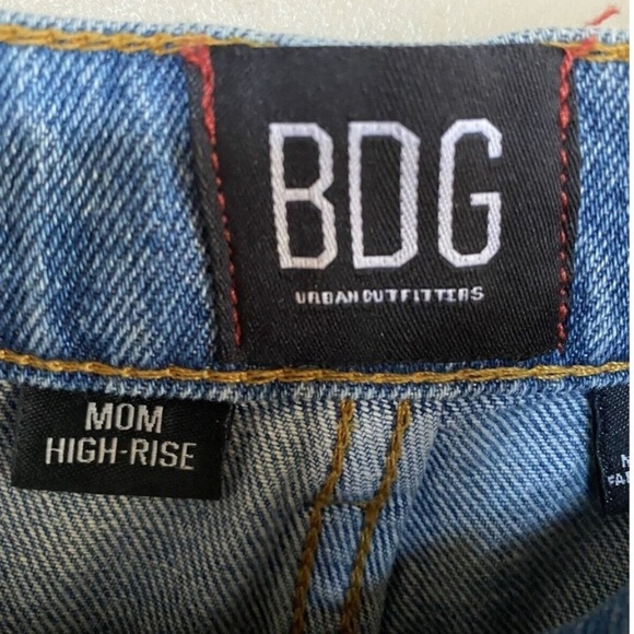 bdg urban outfitters jeans Mom High-Rise Distress/Destroyed Sz. 24 - Picture 3 of 4